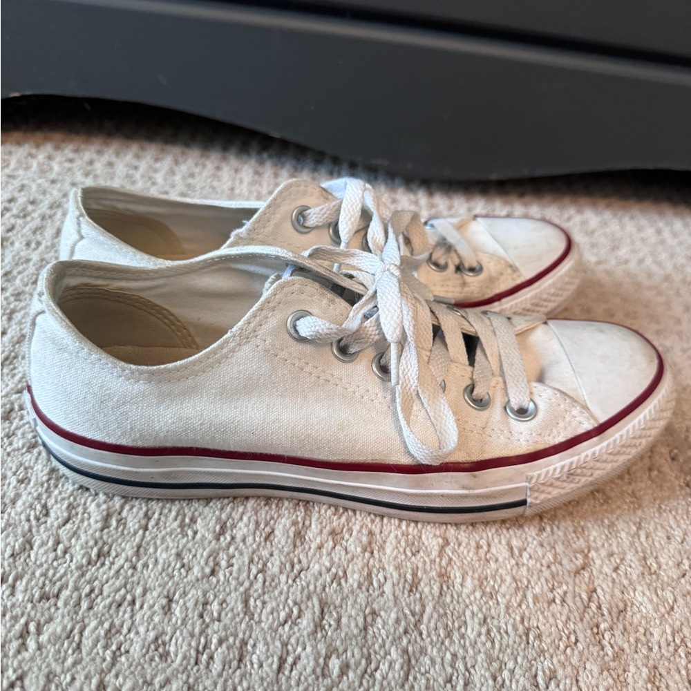 Converse - Picture 2 of 3